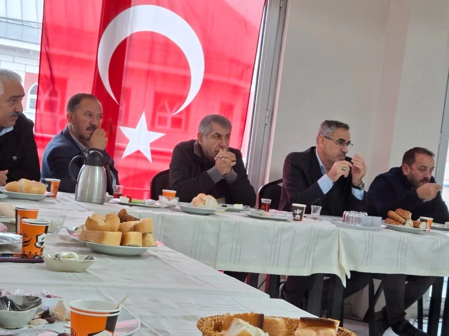 BİZ BÜYÜK BİR AİLEYİZ!