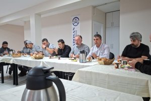 BİZ BÜYÜK BİR AİLEYİZ!
